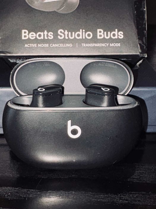 Beats Studio Buds  în Garanție cu  Active Noise Canceling