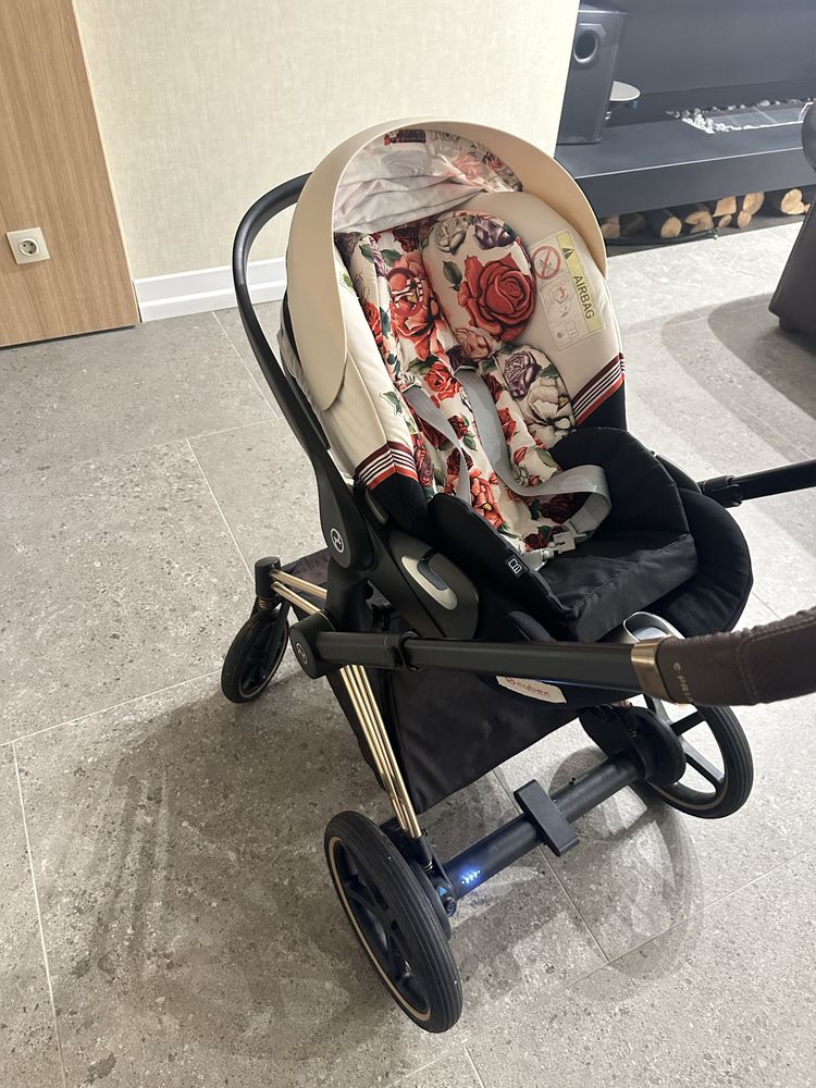 Cybex e-Priam количка и кош за новородено