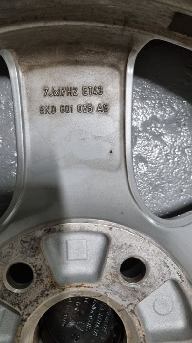 Оригинални джанти VW Boston 7Jx17 с гуми 235/55 R17 с TPMS датчици