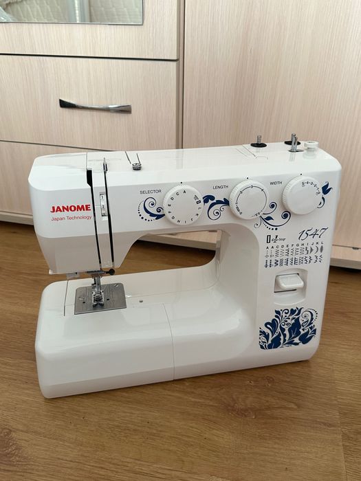 швейная машинка Janome 1547