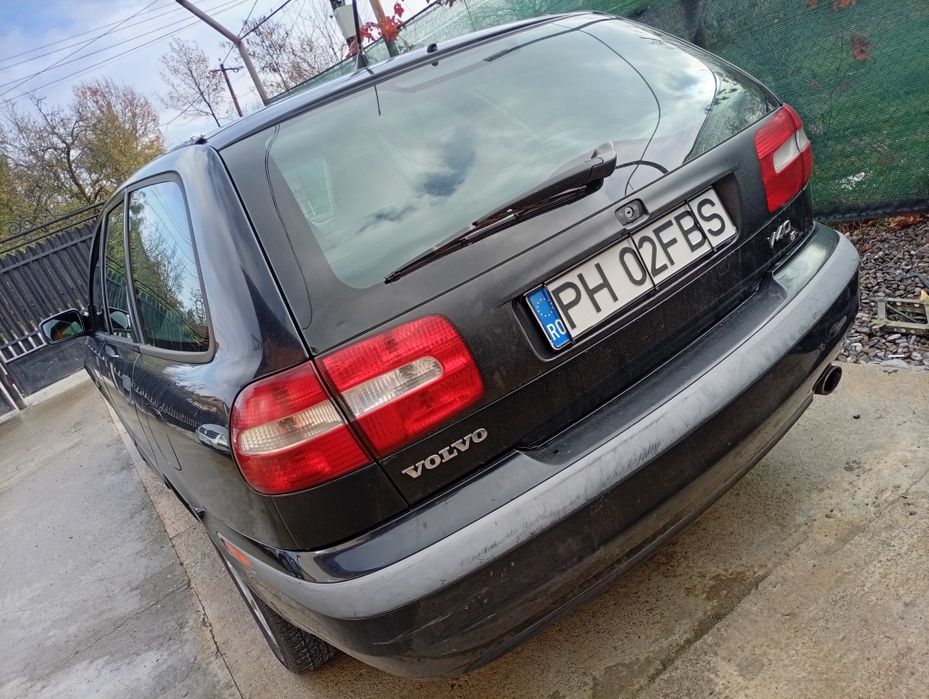 Se vinde Volvo v40 2001