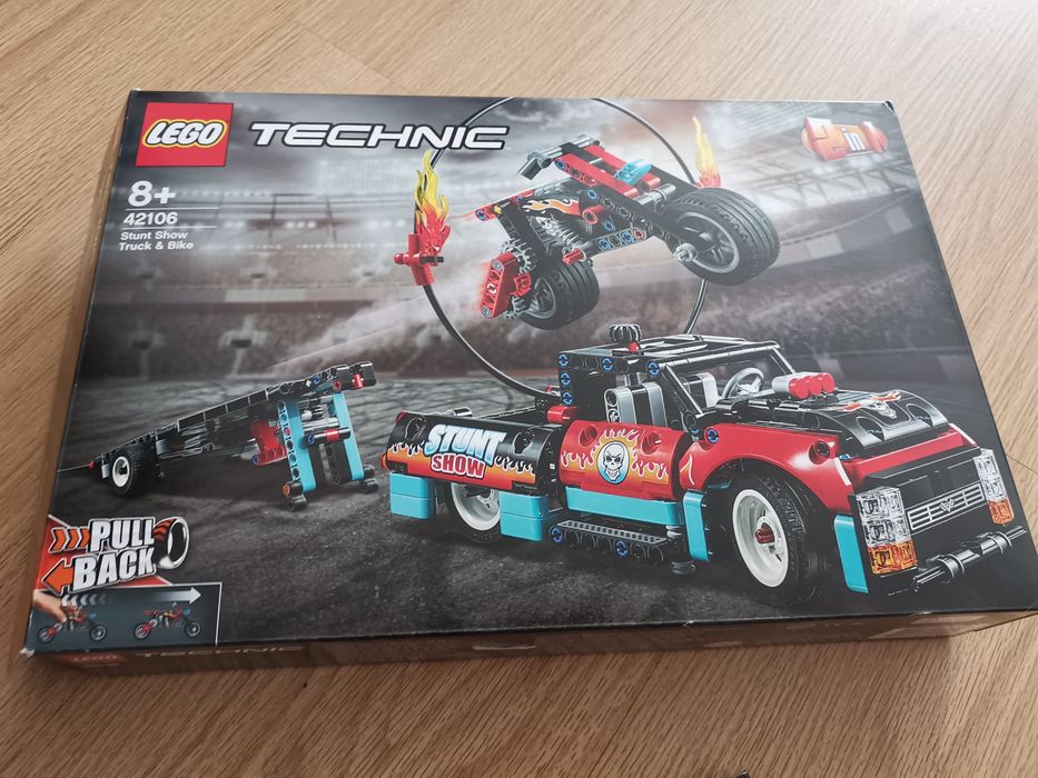 Lego techinic :Camion si motocicleta pentru cascadorii