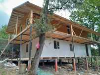 Case pe structura metalica