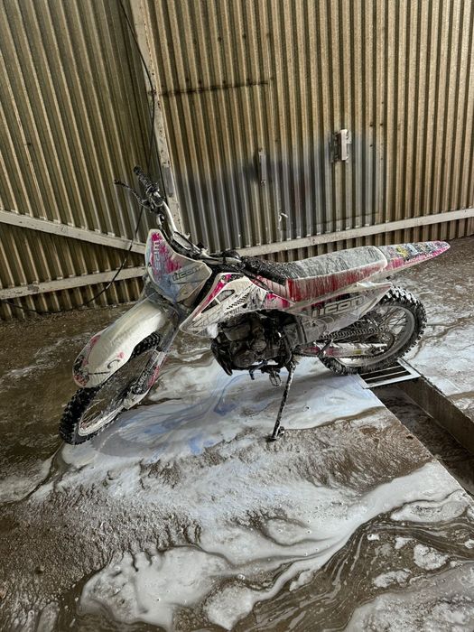 Продам мотоцикл эндуро 250куб