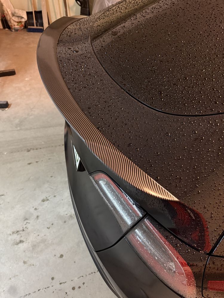 Лип спойлер за Tesla Model Y 2020-2024