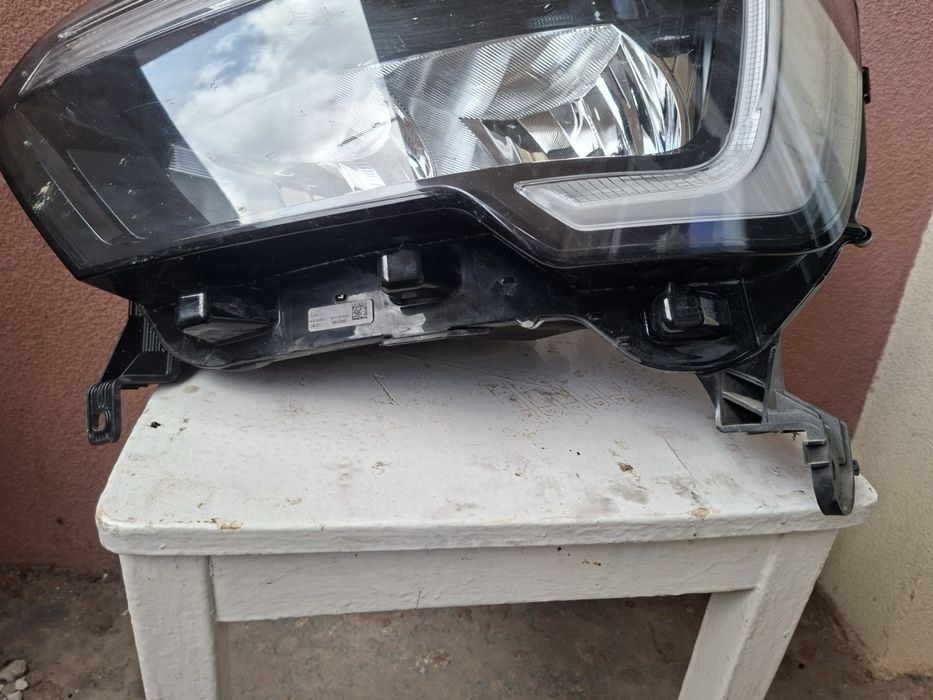 Ляв фар за Renault Master 2019 - 2024