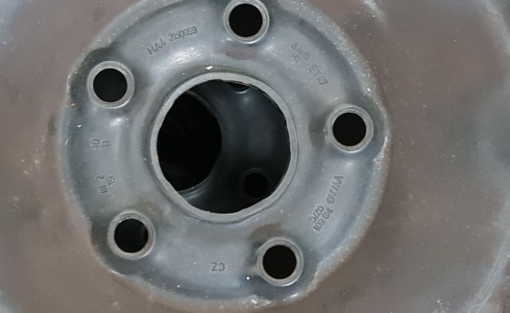 Jante tabla stare foarte buna skoda 5x112+ capace originala pe r15