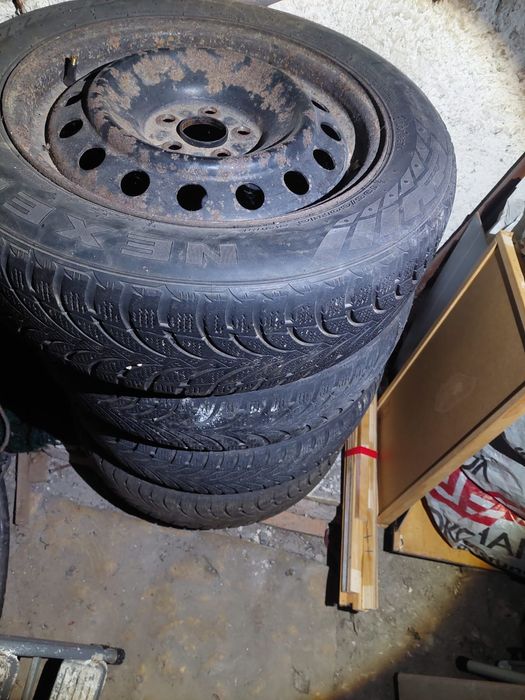 Set jante tablă 16" pentru Toyota + anvelope Nexen 195/60/16