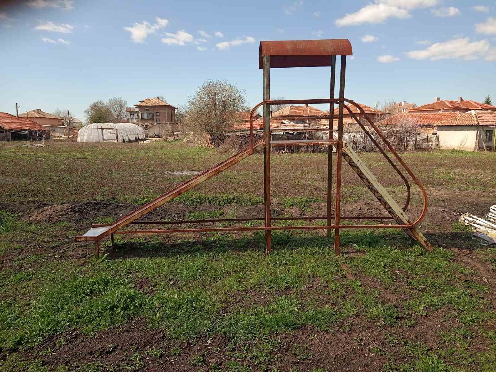 Люлка и пързалка