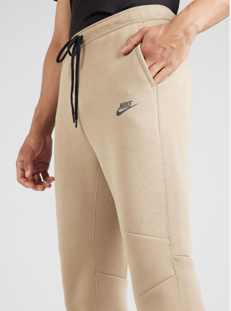 НОВО Nike Tech Fleece Jogger ОРИГИНАЛНО мъжко долнище - М и L