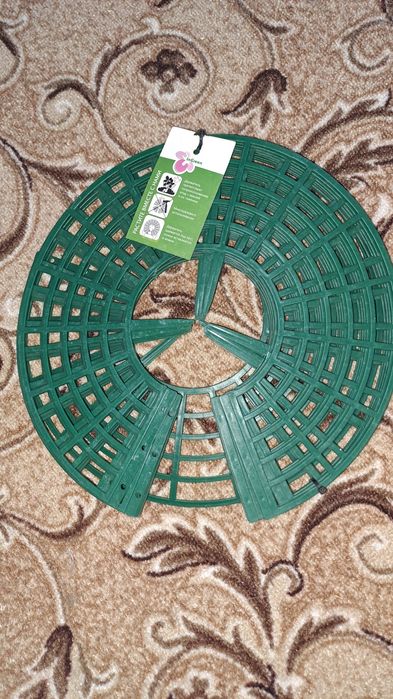 Продам держатель для клубники