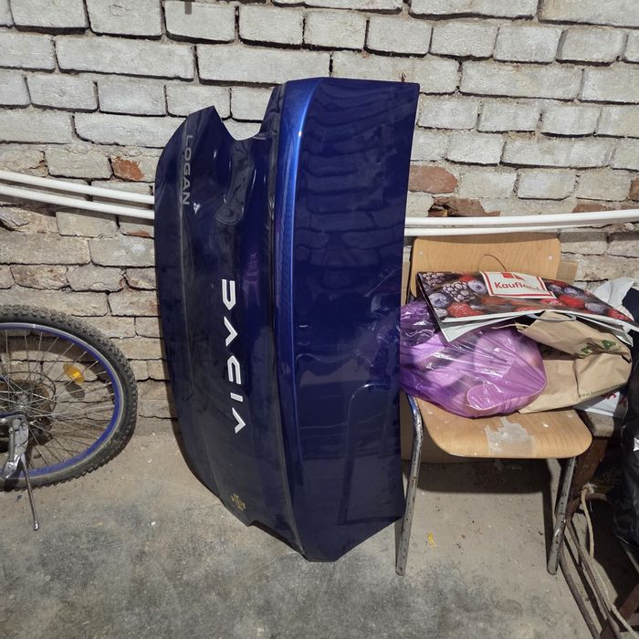Capota spate logan 3 avariată.