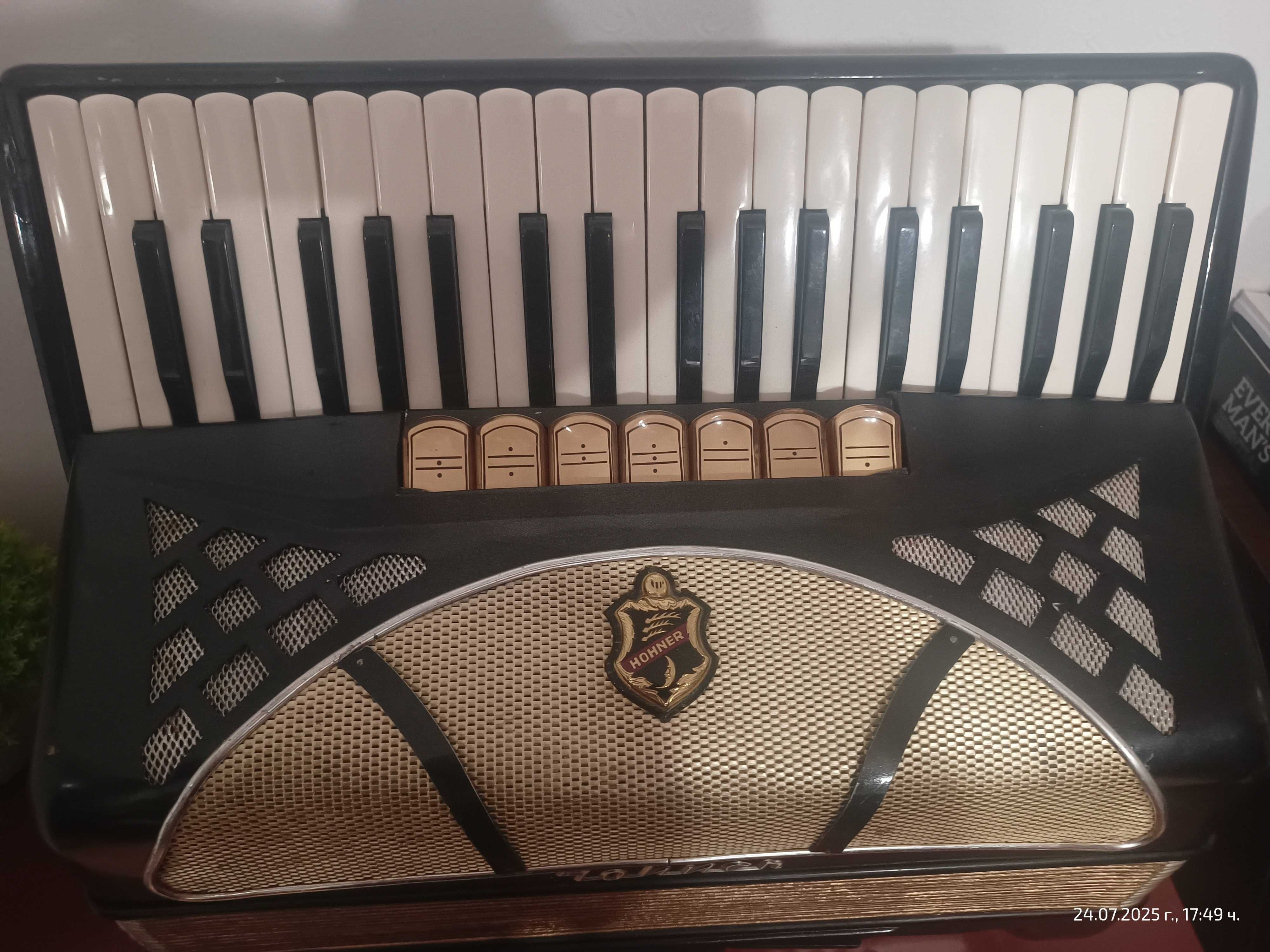 Акордеон "Hohner"