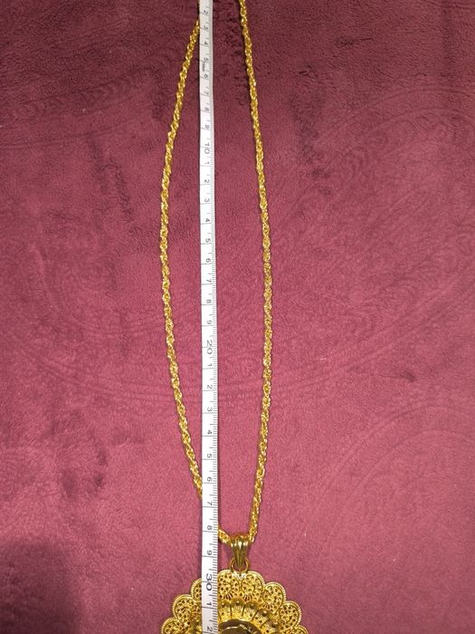 Salbă metal comun culoare aurie