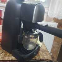 Cafetiera electrica de 4 cafelefolosita de 6 ori