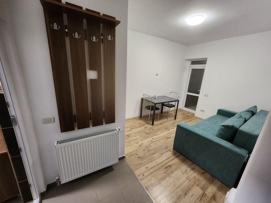 Inchiriez apartament 2 camere la curte