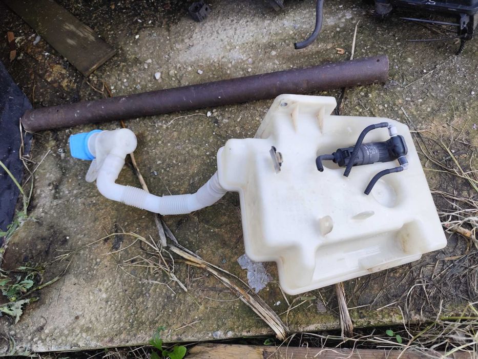 Казанче за чистачки VW Голф 5