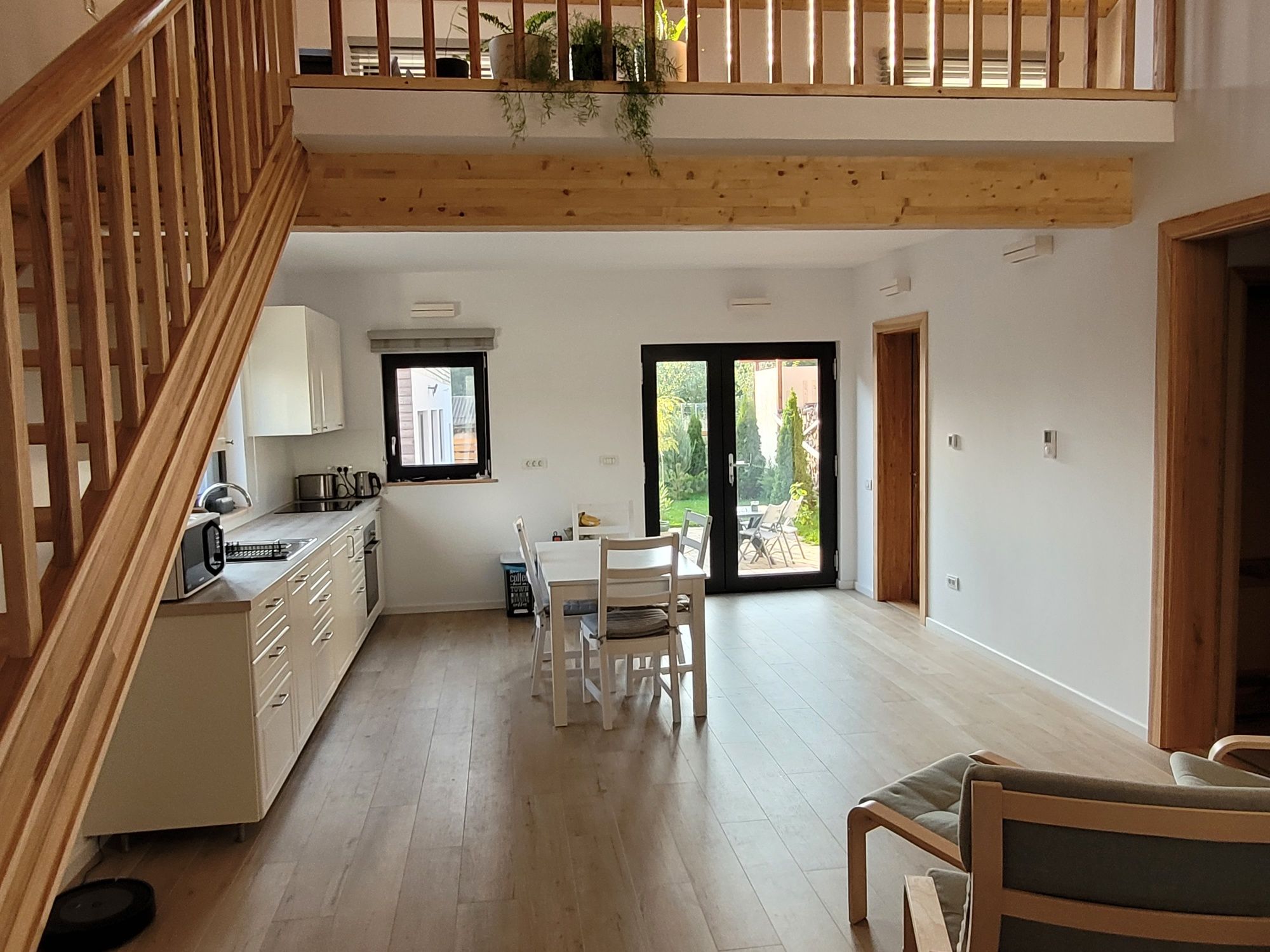 Casa si garaj cu teren 500 mp Tocile Sibiu