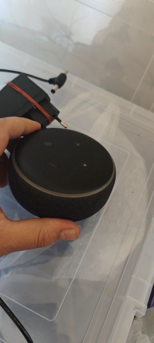 Amazon Alexa умная колонка