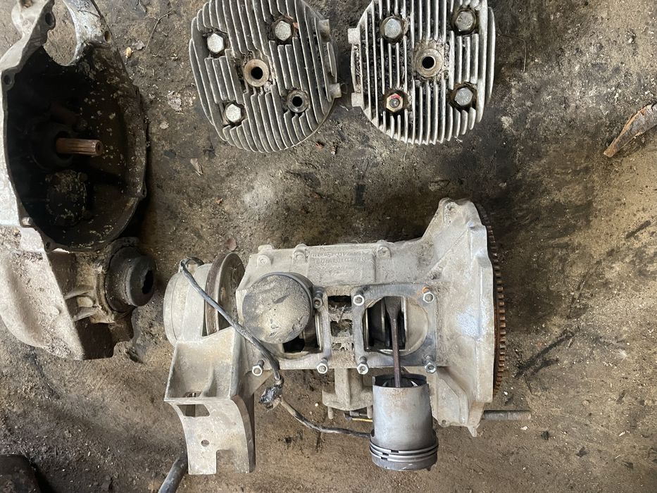 Двигател и скоростна кутия за трабант