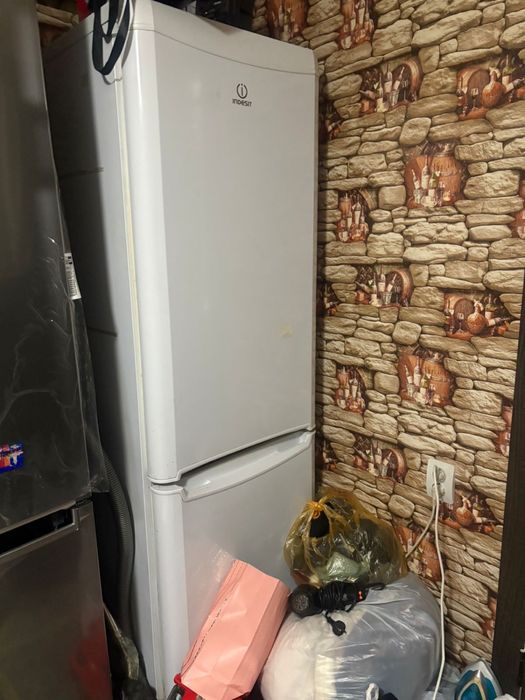 Холодильник в рабочем состояние