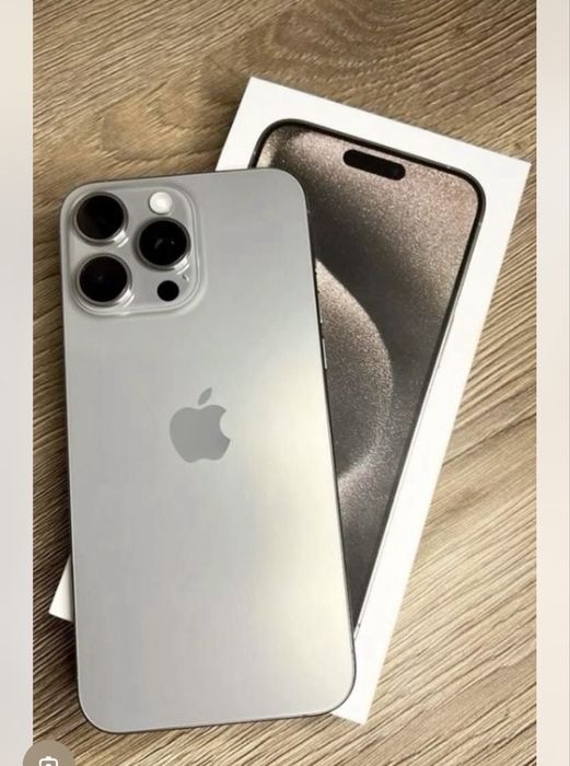 iPhone 15 pro  12/256