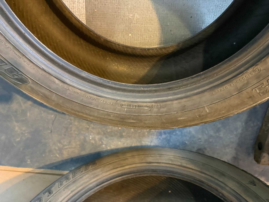 Продам зимнюю шипованную шину Maxxis Arctictrekker 205/55R16