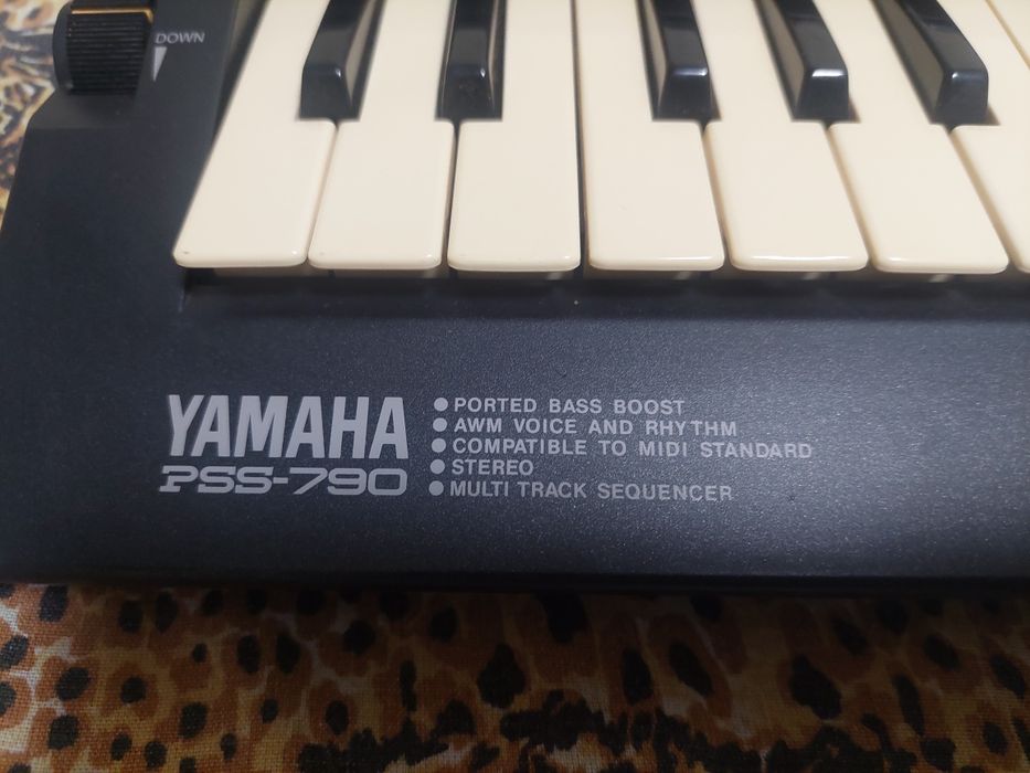 Синтезатор YAMAHA PSS 790