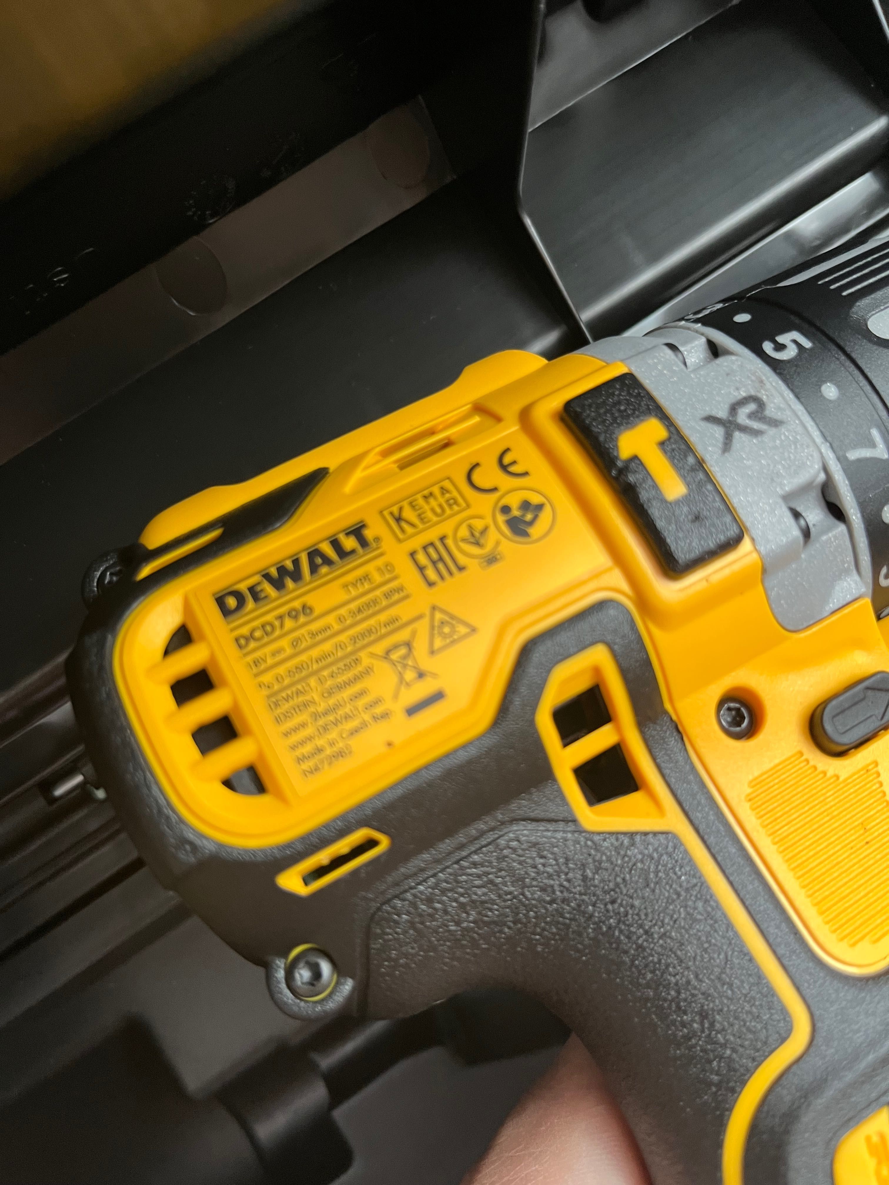 Dewalt 18V DCF887 DCD796 комплект чисто нови