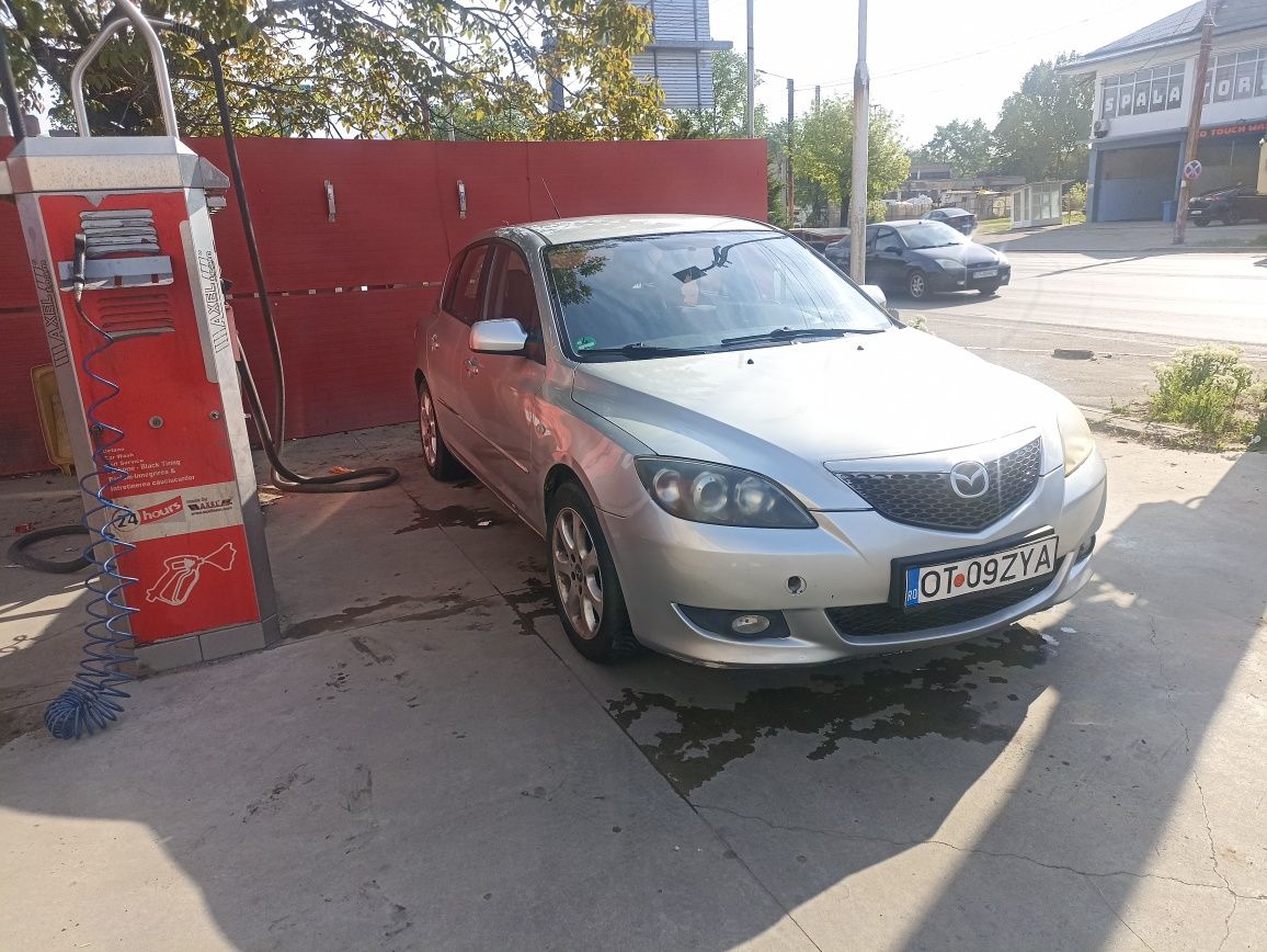 Vând Mazda 3 An 2004 benzina