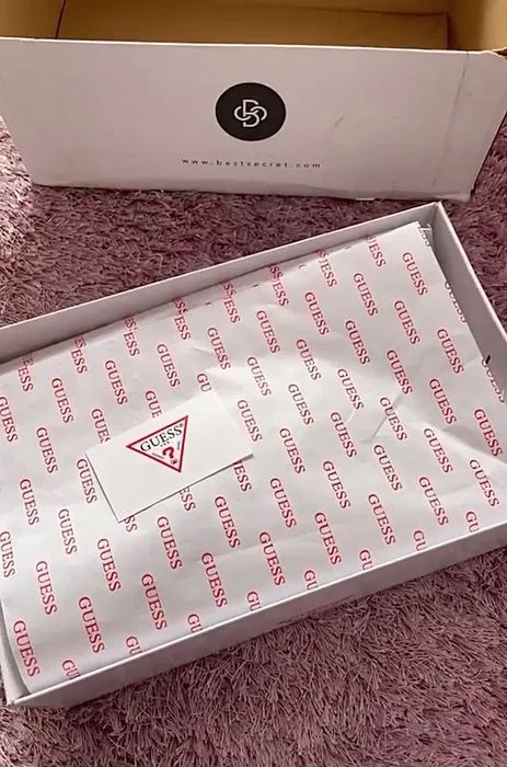 Sneackersi GUESS - originali