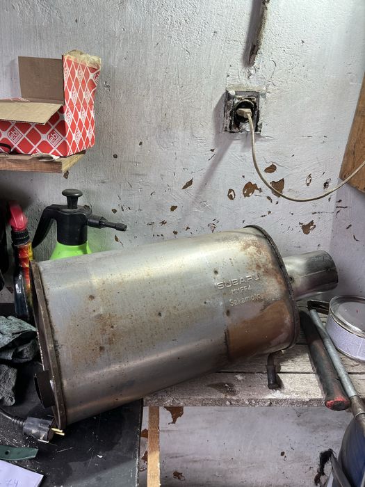 Задно, крайно-гърне за Subaru