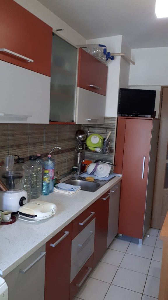 Vând apartament 2 camere dec, 55 mp, etaj 2,Mazepa 1  BR-URI  Apicola