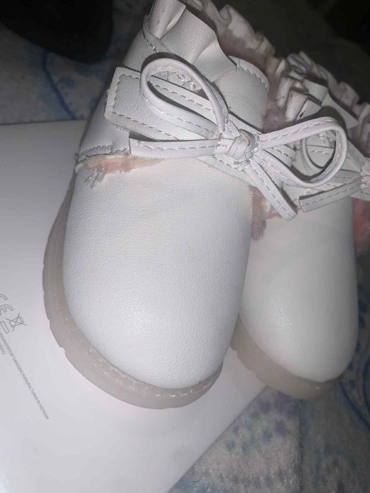 Vand ghetute pentru Fetițe nr  16,18,22,25