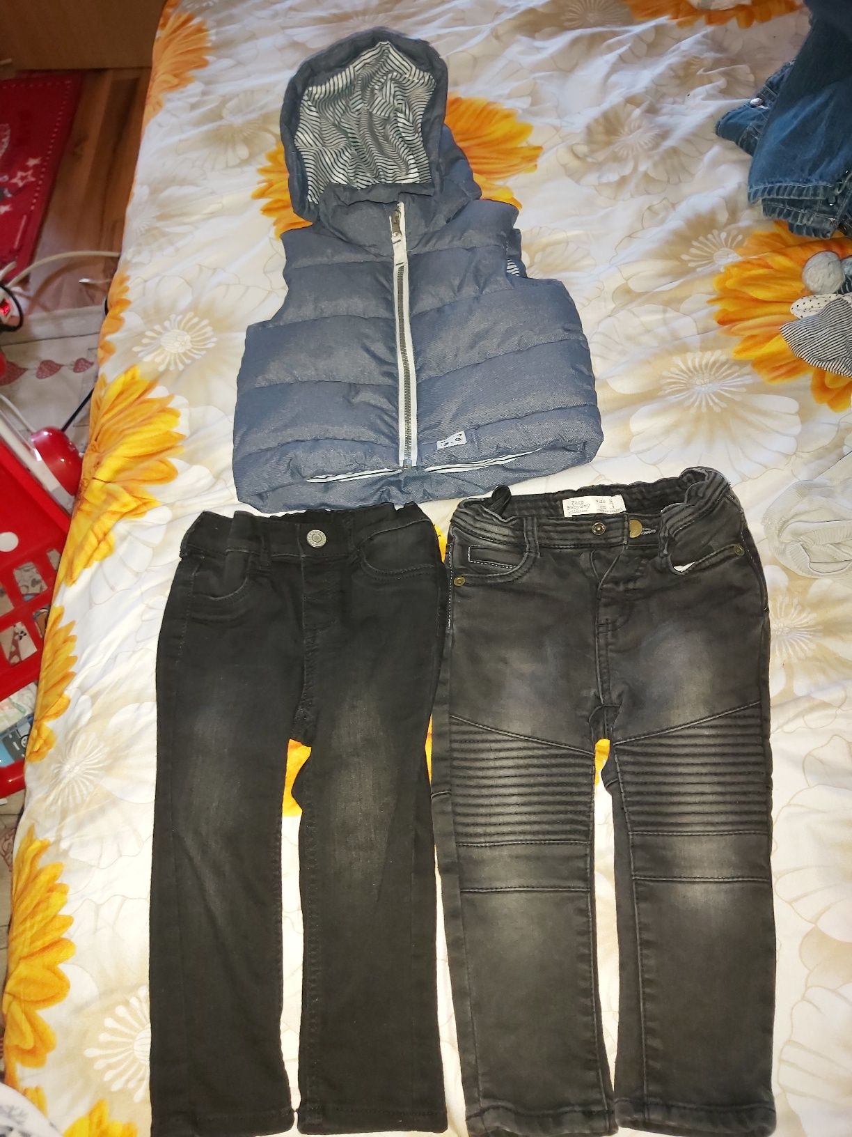 Blugi zara și h&m baietei mărimea 80