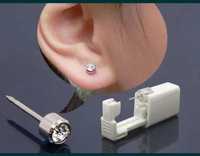 Cercei medicinali cu aparat pentru făcut gauri in urechi (piercing)
