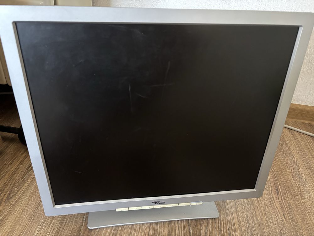 Vand monitor  Fugitsu Siemens