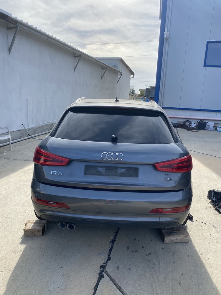 Audi Q3 2.0 TDi ЗА ЧАСТИ + Теглич