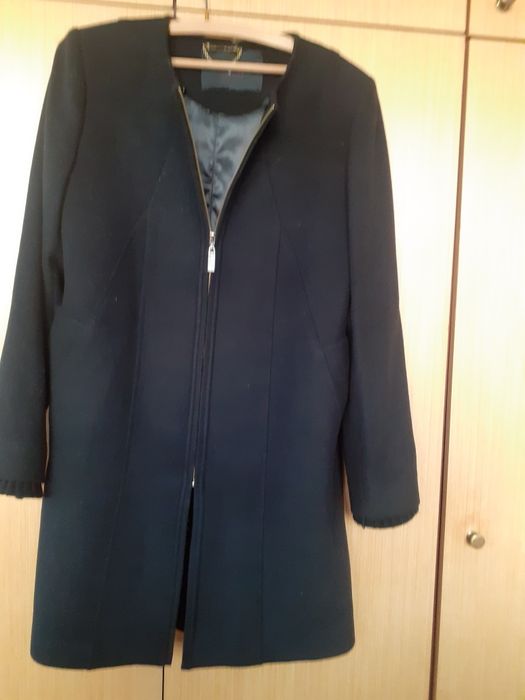 Продавам елегантно дамско палто