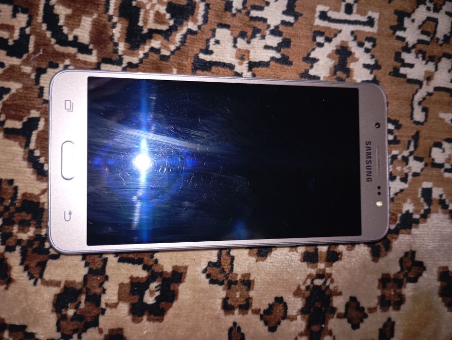 Продам Samsung Galaxy J5