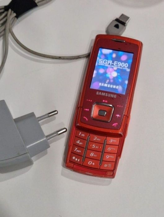 Telefon Samsung slide SGH-E900 cu încărcător original