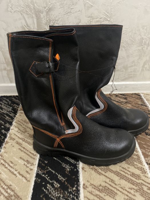 Продам ботинки мужские