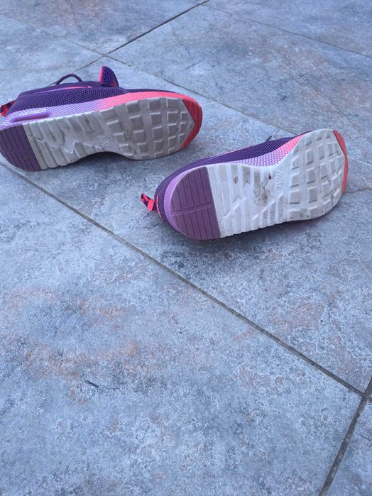 Vând încălțăminte sport nike
