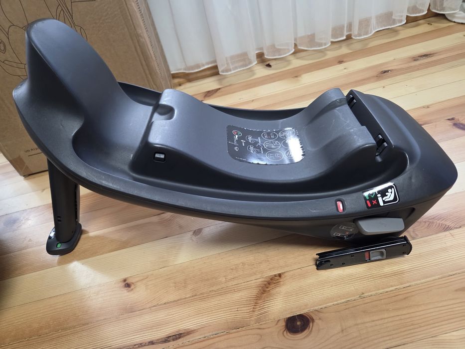 Cybex Aton S2 i-size и Cybex Base One