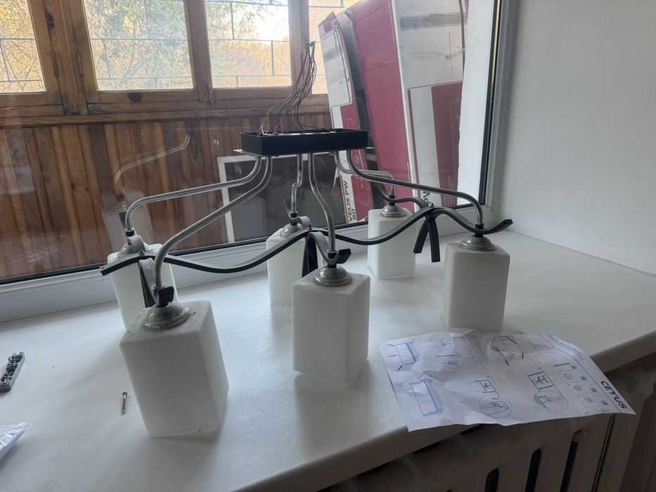 Продаю люстры