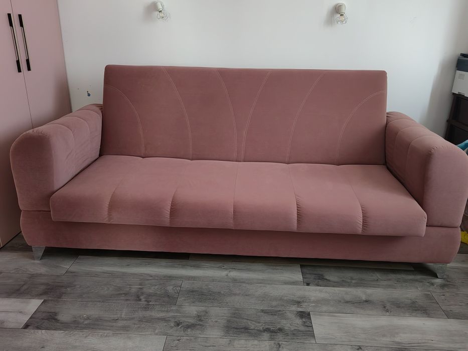 Canapea roz, extensibila