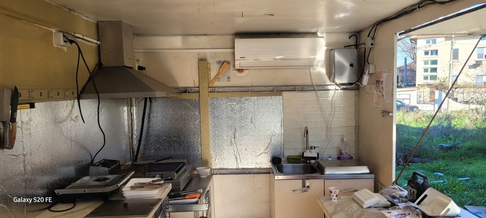 Фургон уборудван за бързо хранене