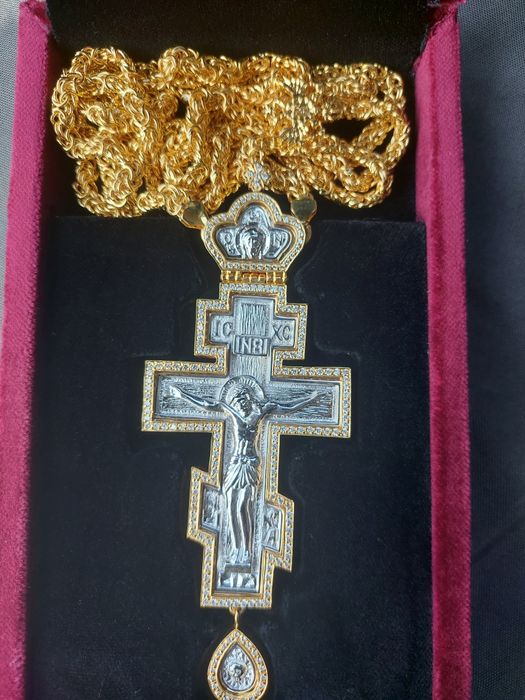 Vand cruce pectorala din argint pur aurita