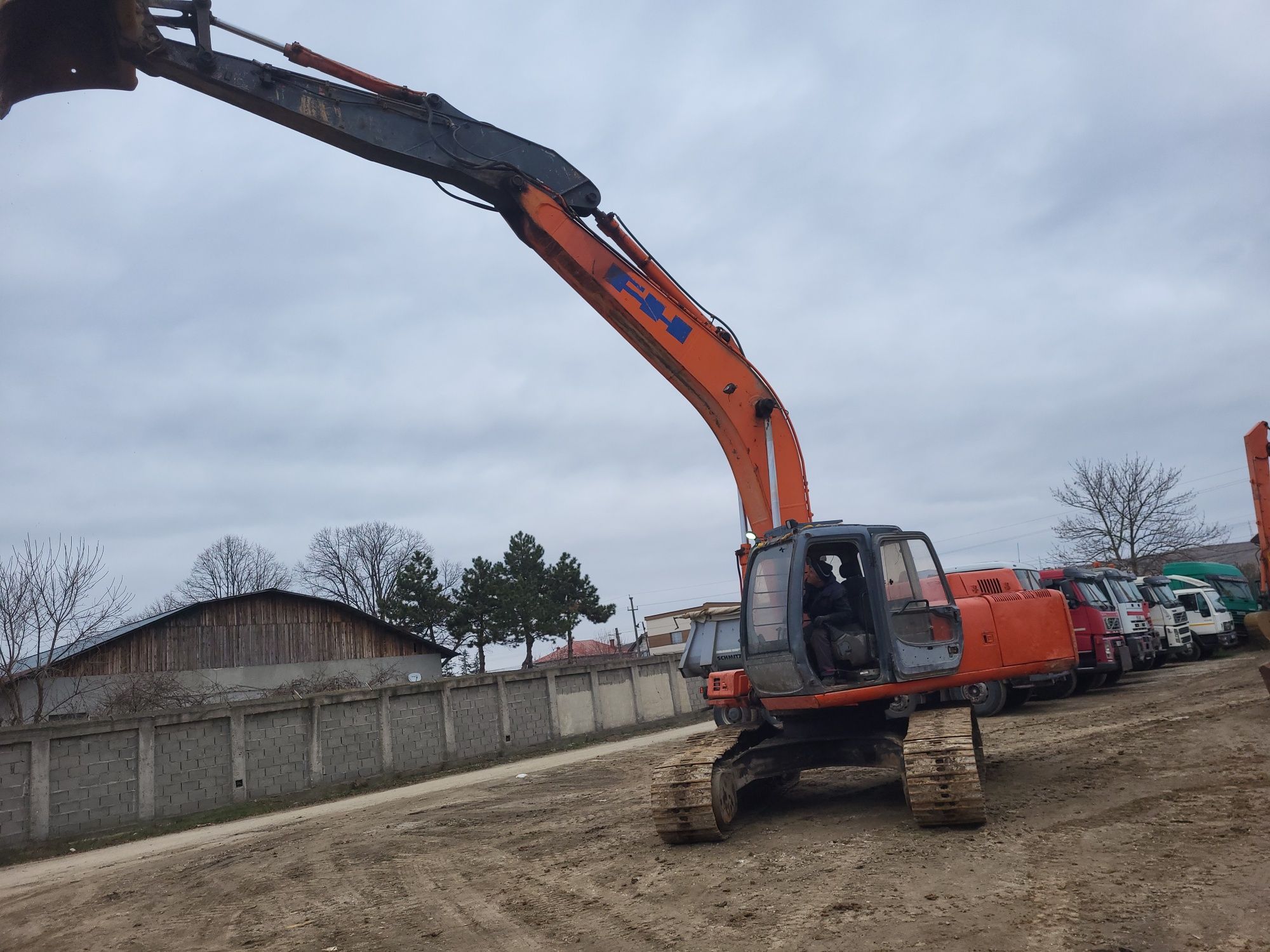 Escavtor Fiat Hitachi 255 EX