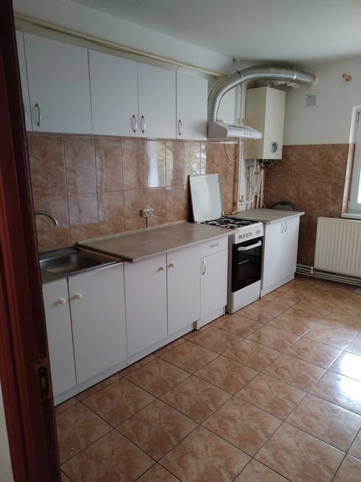 Apartament două camere decomandate